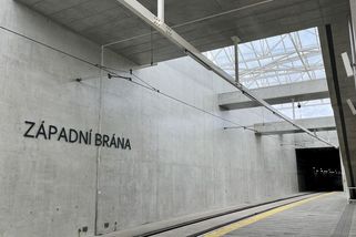 „Zastávka duchů“ připomíná Brnu metro. V okolí se mělo stavět, ale nestaví - Seznam Zprávy